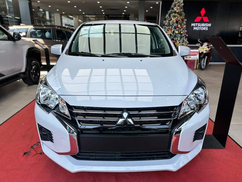 Mitsubishi Attrage MT màu Trắng 