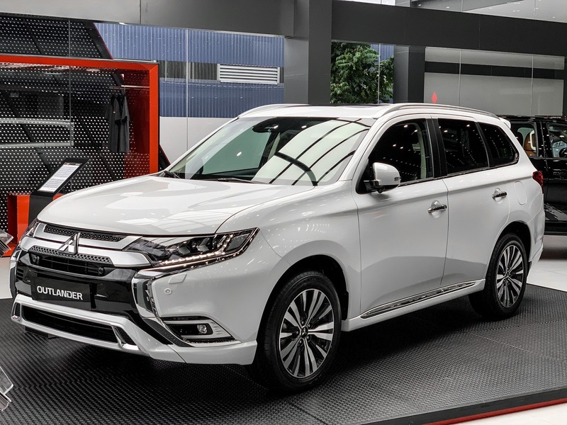 Mitsubishi Outlander CVT: Giá xe, Thông số kỹ thuật & Chính sách khuyến mãi mới nhất