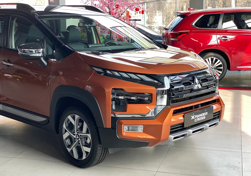 Cảng trước Mitsubishi Xpander Cross